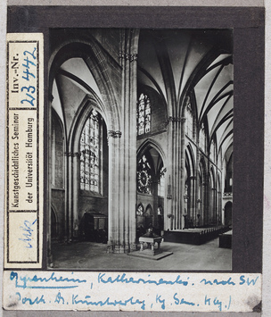 Vorschaubild Oppenheim: Katharinenkirche, Blick in Seitenschiff und Langhaus vom Chor 